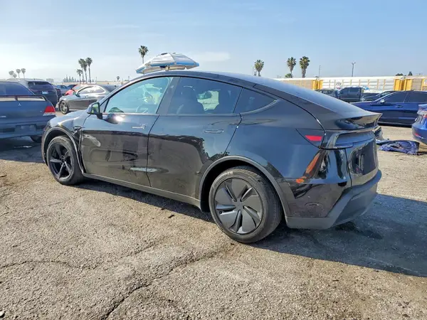 7SAYGDED6TF600418 2026 TESLA MODEL Y - Image 2