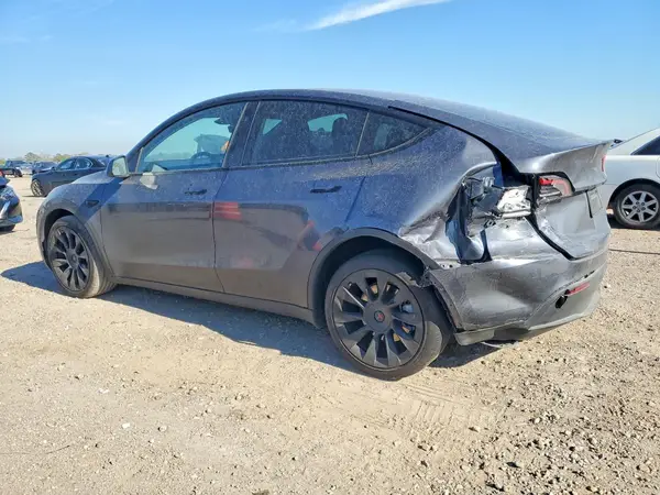 7SAYGDED7PF939923 2023 TESLA MODEL Y - Image 2