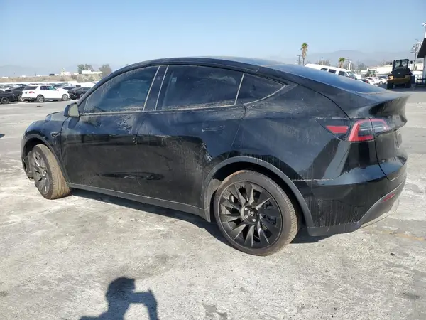 7SAYGDED7PF940912 2023 TESLA MODEL Y - Image 2