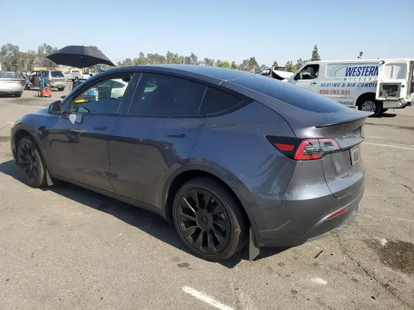 7SAYGDED7PF964272 2023 TESLA MODEL Y - Image 2