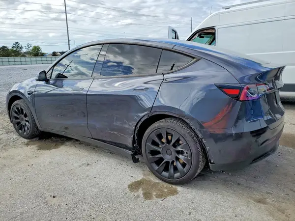 7SAYGDED7RA309075 2024 TESLA MODEL Y - Image 2