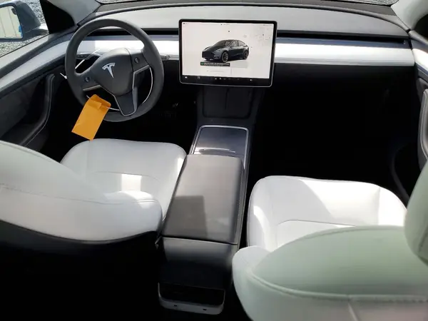 7SAYGDED7RA309075 2024 TESLA MODEL Y - Image 8