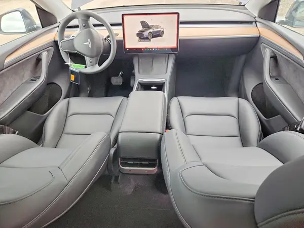 7SAYGDED7RA329696 2024 TESLA MODEL Y - Image 8