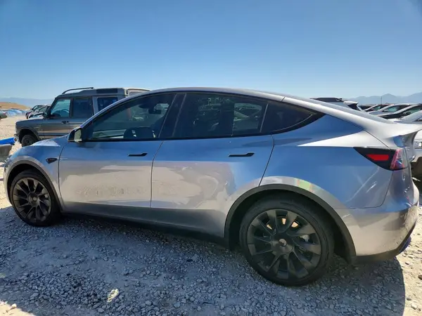 7SAYGDED7RA335305 2024 TESLA MODEL Y - Image 2
