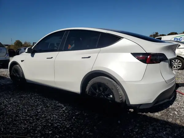 7SAYGDED7RF002864 2024 TESLA MODEL Y - Image 2