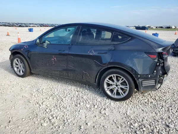 7SAYGDED7RF009961 2024 TESLA MODEL Y - Image 2