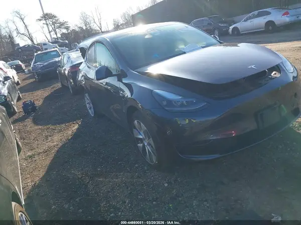 7SAYGDED7RF015226 2024 TESLA MODEL Y - Image 1