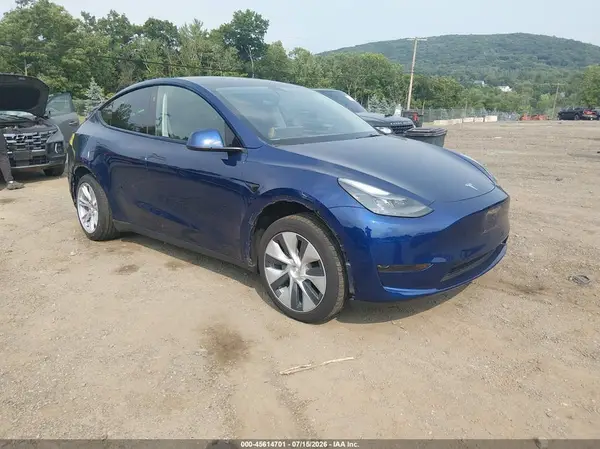 7SAYGDED7RF017154 2024 TESLA MODEL Y - Image 1