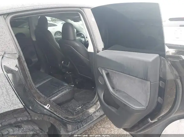 7SAYGDED7RF018529 2024 TESLA MODEL Y - Image 8