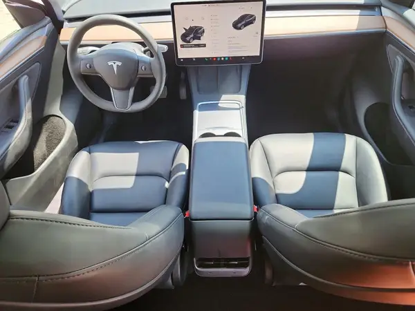 7SAYGDED7RF018675 2024 TESLA MODEL Y - Image 8