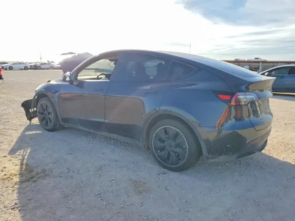 7SAYGDED7RF026811 2024 TESLA MODEL Y - Image 2