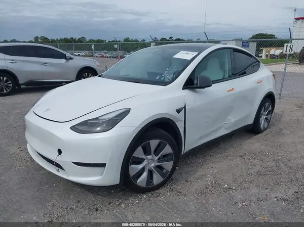7SAYGDED7RF041180 2024 TESLA MODEL Y - Image 2