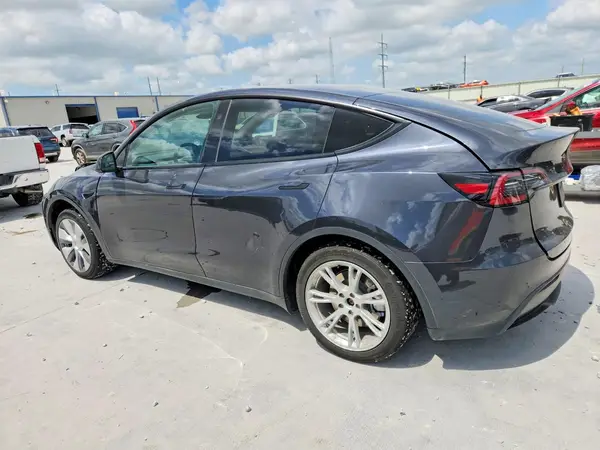 7SAYGDED7RF048971 2024 TESLA MODEL Y - Image 2