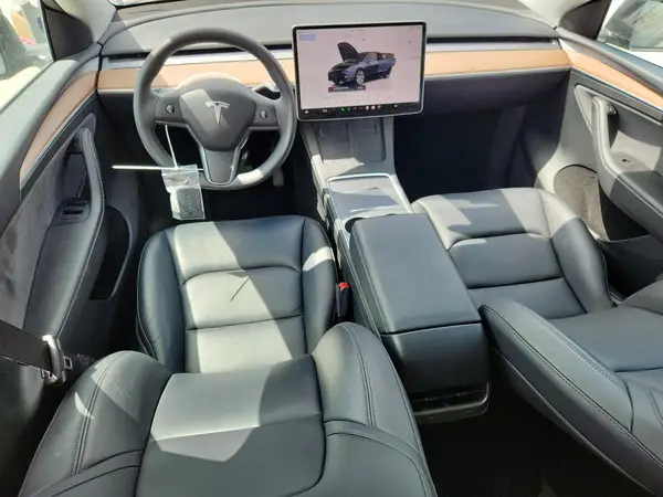 7SAYGDED7RF048971 2024 TESLA MODEL Y - Image 8