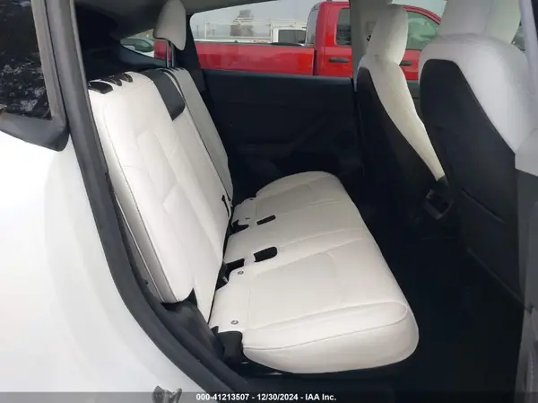 7SAYGDED7RF055354 2024 TESLA MODEL Y - Image 8