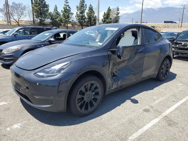 7SAYGDED7RF056570 2024 TESLA MODEL Y - Image 1