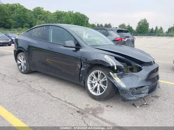 7SAYGDED7RF078679 2024 TESLA MODEL Y - Image 1