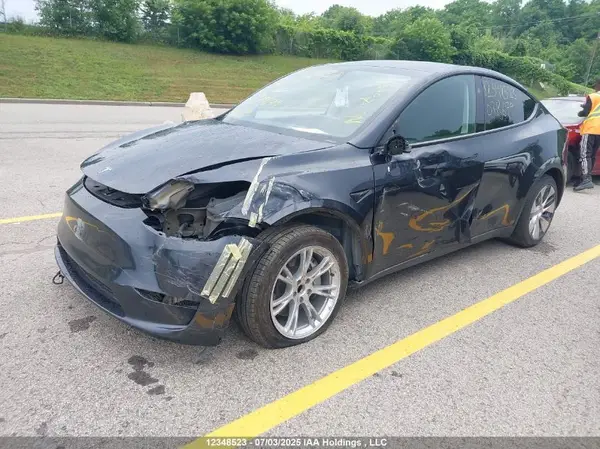 7SAYGDED7RF078679 2024 TESLA MODEL Y - Image 2