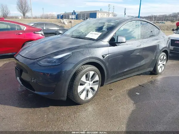 7SAYGDED7RF087317 2024 TESLA MODEL Y - Image 2