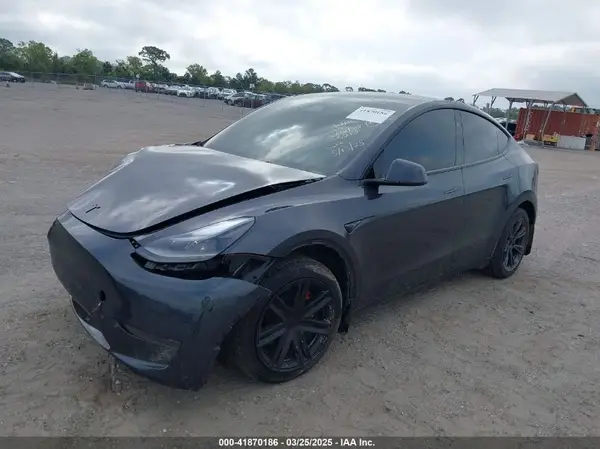 7SAYGDED7RF095210 2024 TESLA MODEL Y - Image 2