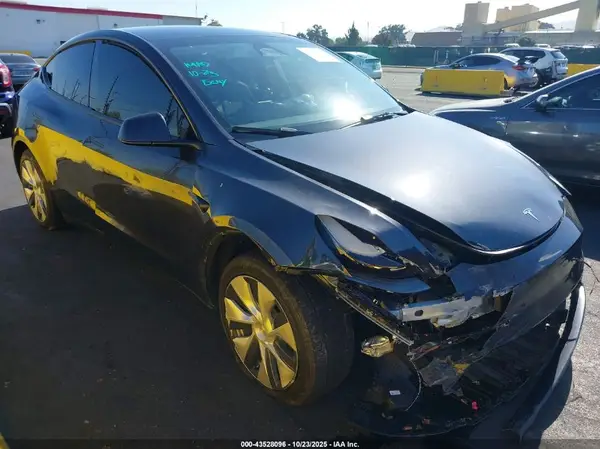 7SAYGDED7RF095496 2024 TESLA MODEL Y - Image 1