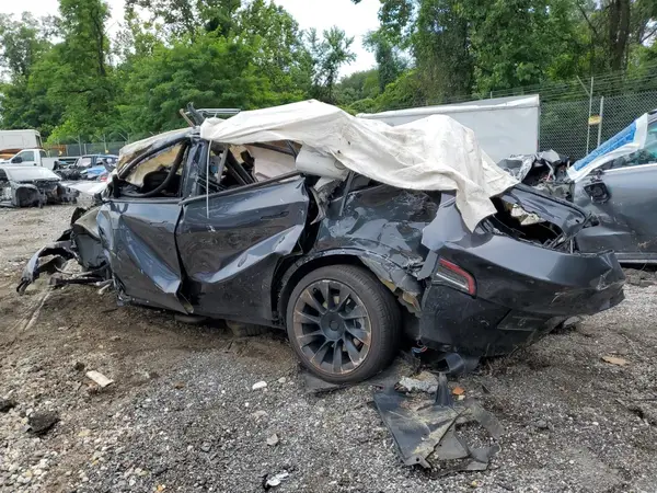 7SAYGDED7RF095594 2024 TESLA MODEL Y - Image 2