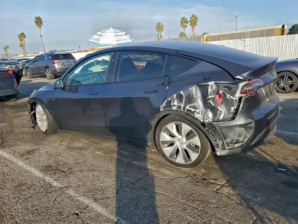 7SAYGDED7RF097586 2024 TESLA MODEL Y - Image 2