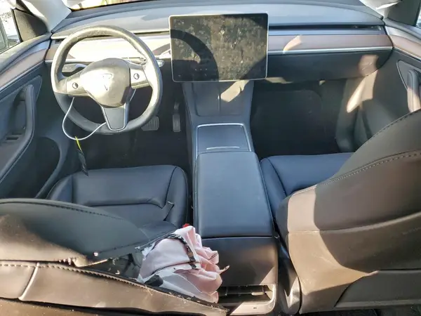 7SAYGDED7RF097586 2024 TESLA MODEL Y - Image 8