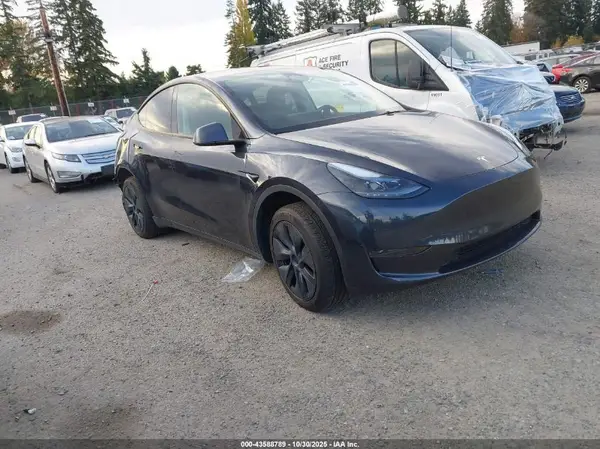 7SAYGDED7RF102852 2024 TESLA MODEL Y - Image 1
