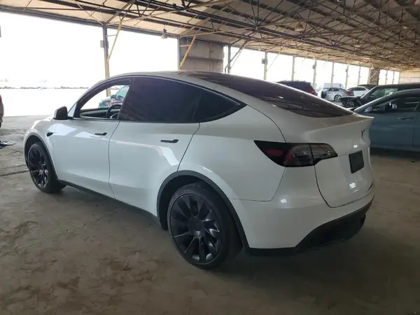 7SAYGDED7RF103614 2024 TESLA MODEL Y - Image 2
