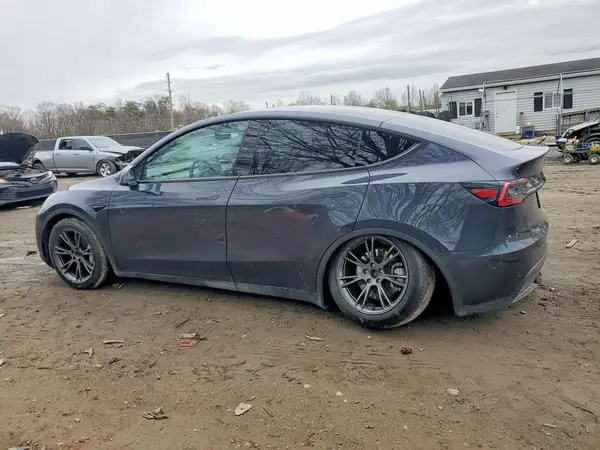 7SAYGDED7RF109297 2024 TESLA MODEL Y - Image 2