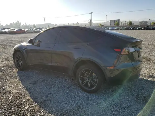 7SAYGDED7RF109428 2024 TESLA MODEL Y - Image 2