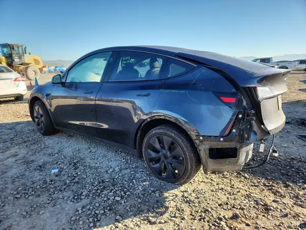 7SAYGDED7RF110062 2024 TESLA MODEL Y - Image 2