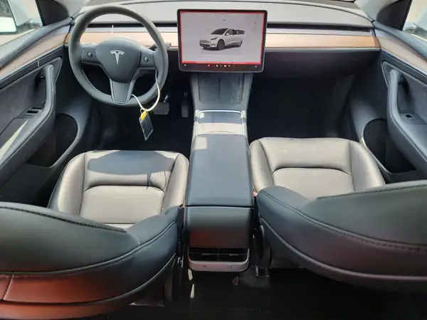 7SAYGDED7RF111664 2024 TESLA MODEL Y - Image 8