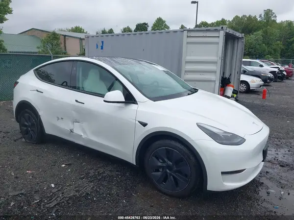 7SAYGDED7RF112586 2024 TESLA MODEL Y - Image 1