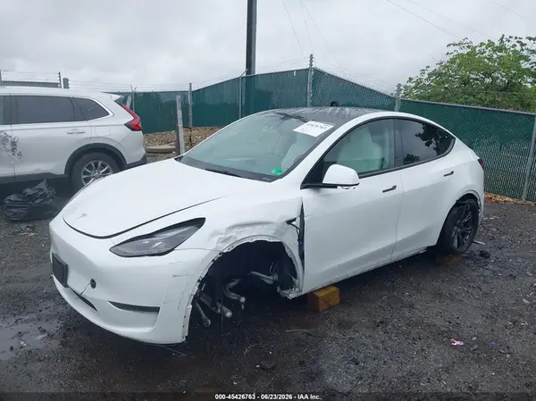7SAYGDED7RF112586 2024 TESLA MODEL Y - Image 2