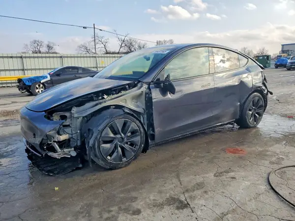 7SAYGDED7RF112734 2024 TESLA MODEL Y - Image 1