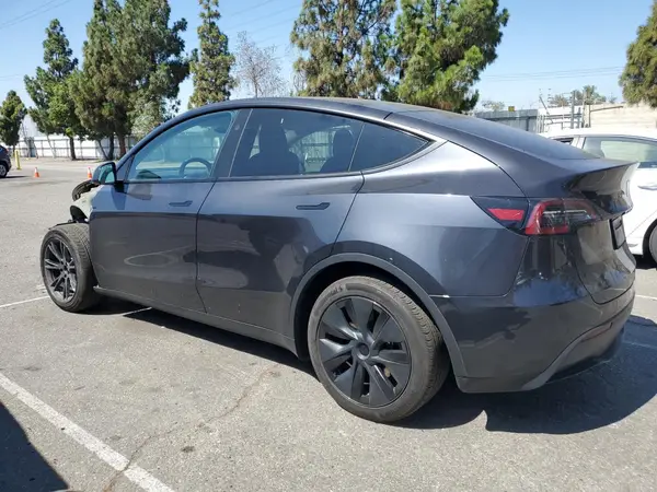 7SAYGDED7RF115732 2024 TESLA MODEL Y - Image 2