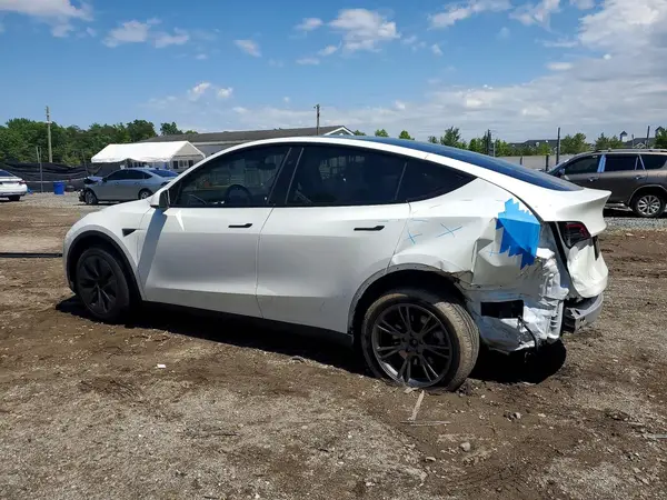 7SAYGDED7RF128447 2024 TESLA MODEL Y - Image 2