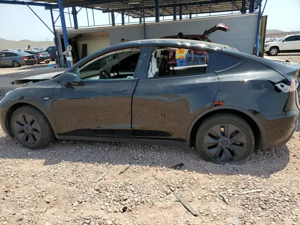 7SAYGDED7RF130845 2024 TESLA MODEL Y - Image 2