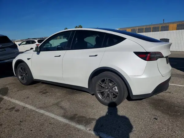 7SAYGDED7RF133440 2024 TESLA MODEL Y - Image 2