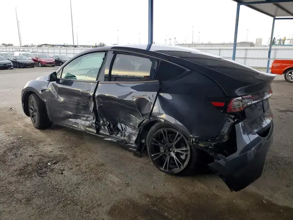 7SAYGDED7RF154028 2024 TESLA MODEL Y - Image 2
