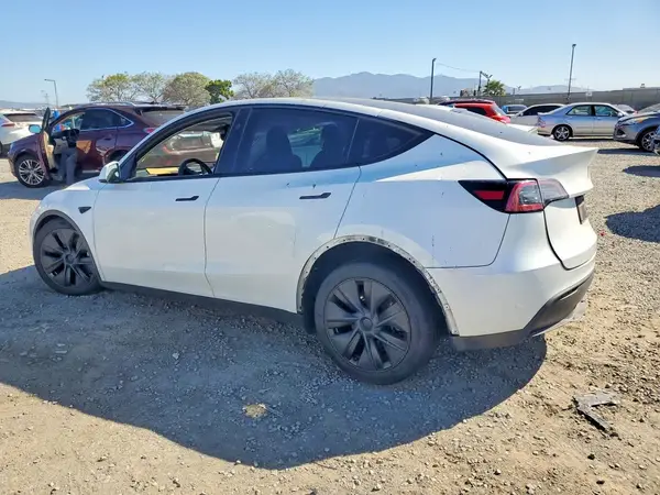 7SAYGDED7RF158192 2024 TESLA MODEL Y - Image 2