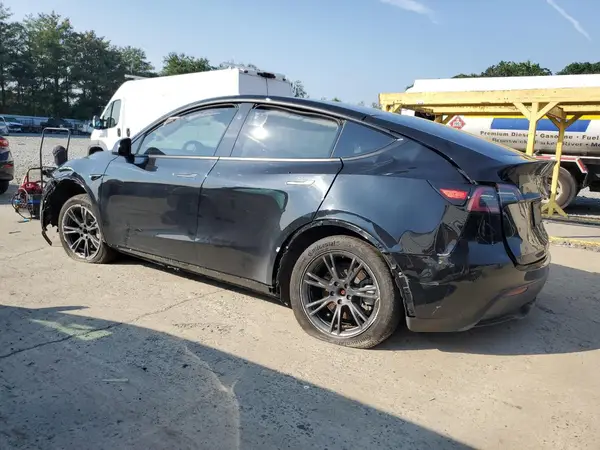 7SAYGDED7RF162680 2024 TESLA MODEL Y - Image 2