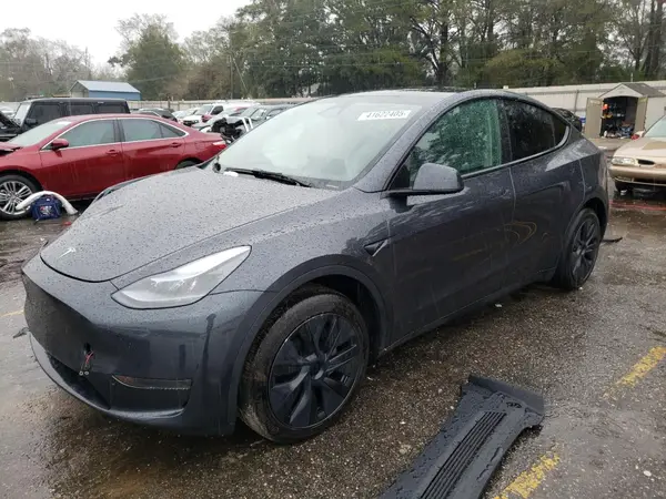 7SAYGDED7RF190995 2024 TESLA MODEL Y - Image 1