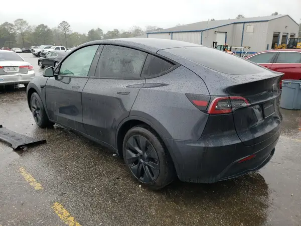 7SAYGDED7RF190995 2024 TESLA MODEL Y - Image 2