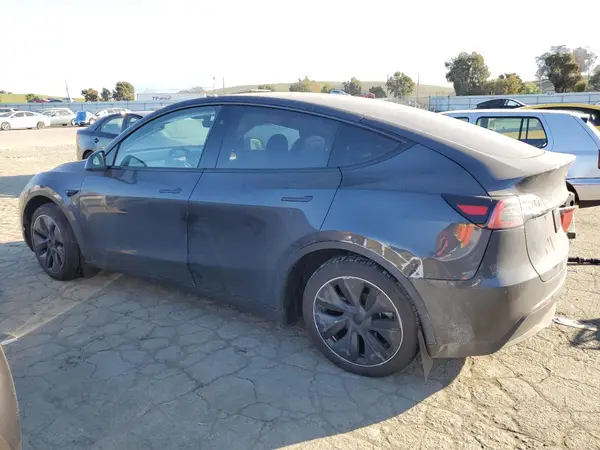 7SAYGDED7RF196053 2024 TESLA MODEL Y - Image 2