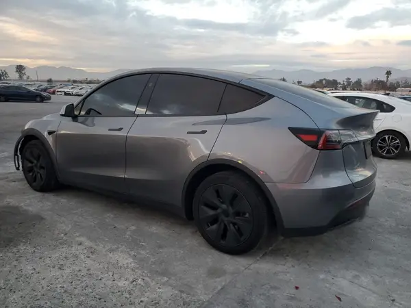 7SAYGDED7RF201235 2024 TESLA MODEL Y - Image 2
