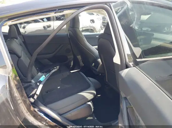 7SAYGDED7RF206922 2024 TESLA MODEL Y - Image 8