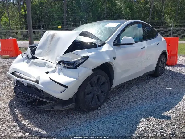 7SAYGDED7SA337061 2025 TESLA MODEL Y - Image 2